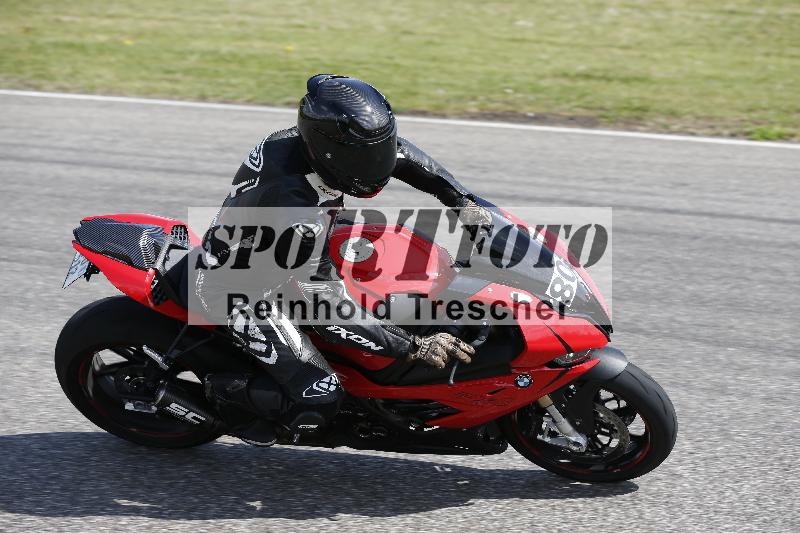 Archiv-2025/09 22.04.2025 Cornu Master School ADR/rot-rouge/80